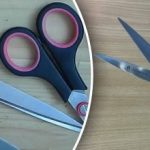 Cum să ascuțiți foarfece acasă: 5 moduri simple fără o